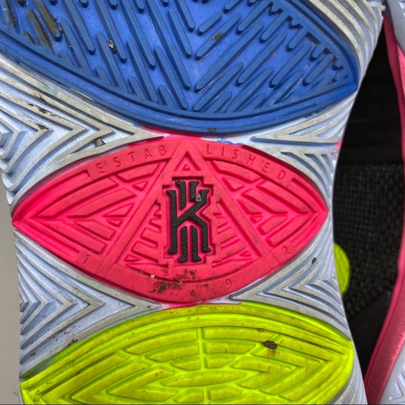 Nike Multi-colored shoes, size 4.5 youth - Picture 9 of 12